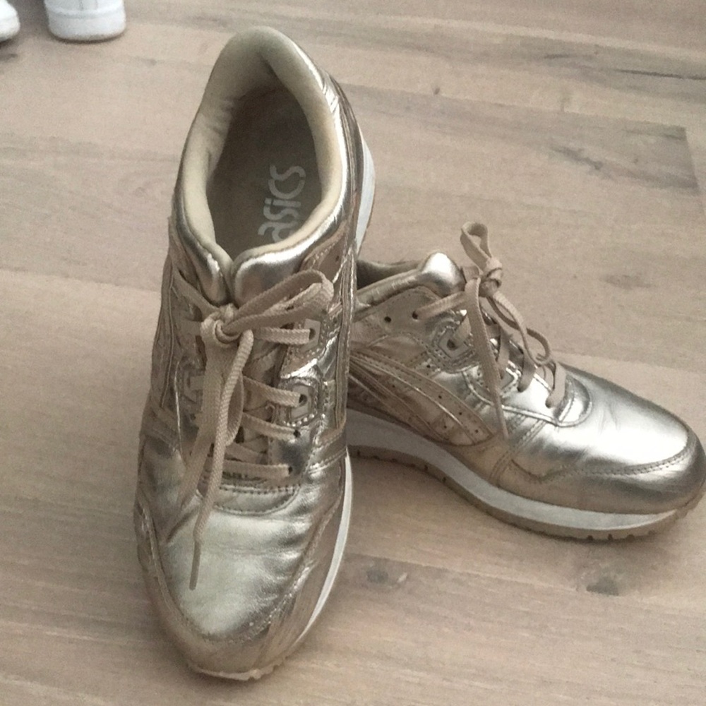 women's asics gel lyte iii Gold, size 7